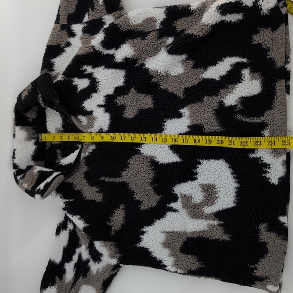 Eddie Bauer sweater size large great condition ! - Picture 12 of 16